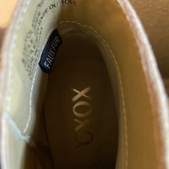 XOXO tan suede Pom Pom ankle boots sizes 8 & 8.5 NWT - Picture 6 of 7
